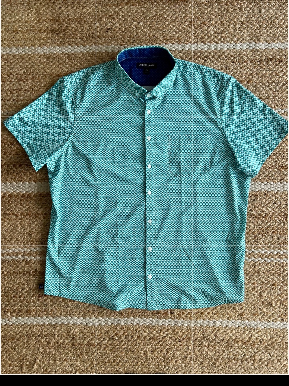Mizzen + Main Leeward Short Sleeve Button Down Shirt Capri Breeze Triangle Print